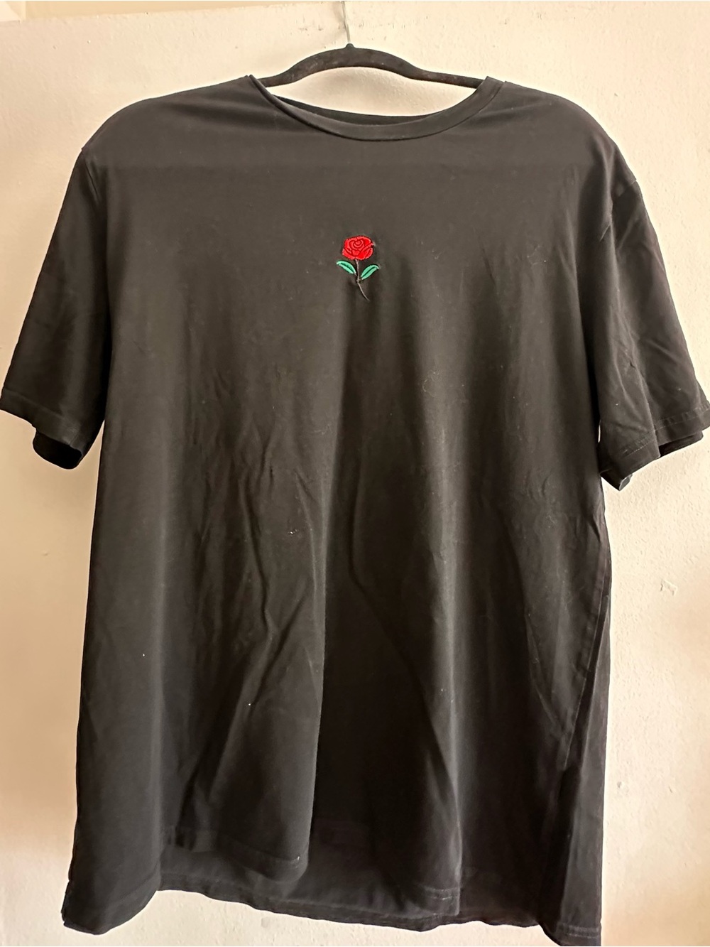 SHEIN Black Short Sleeve Tee with Red Rose Patch